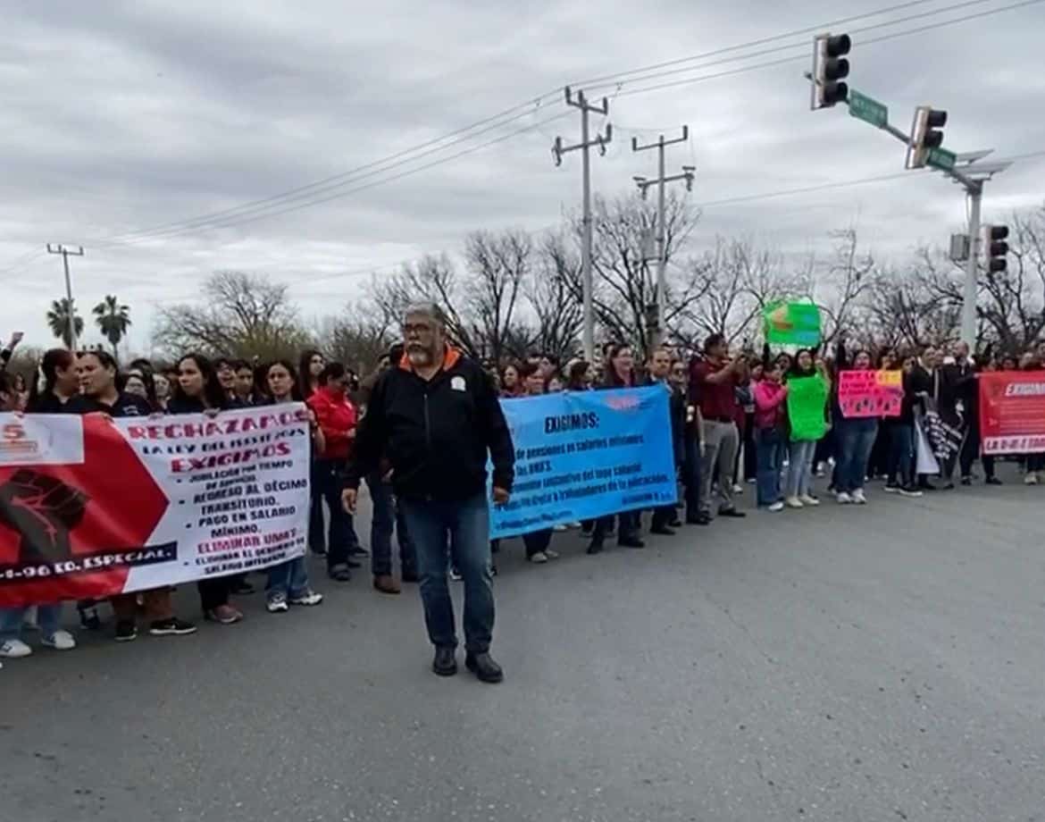 Docentes en Ciudad Acuña protestan por incumplimiento del gobierno