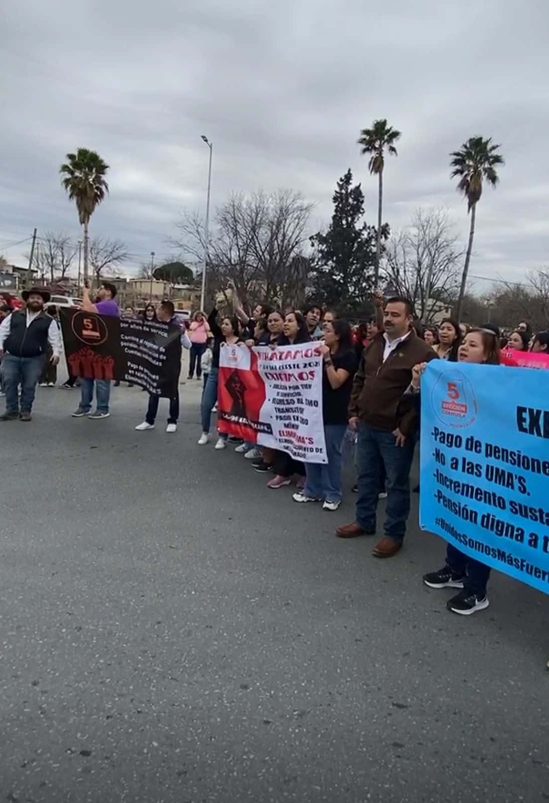 Docentes en Ciudad Acuña protestan por incumplimiento del gobierno