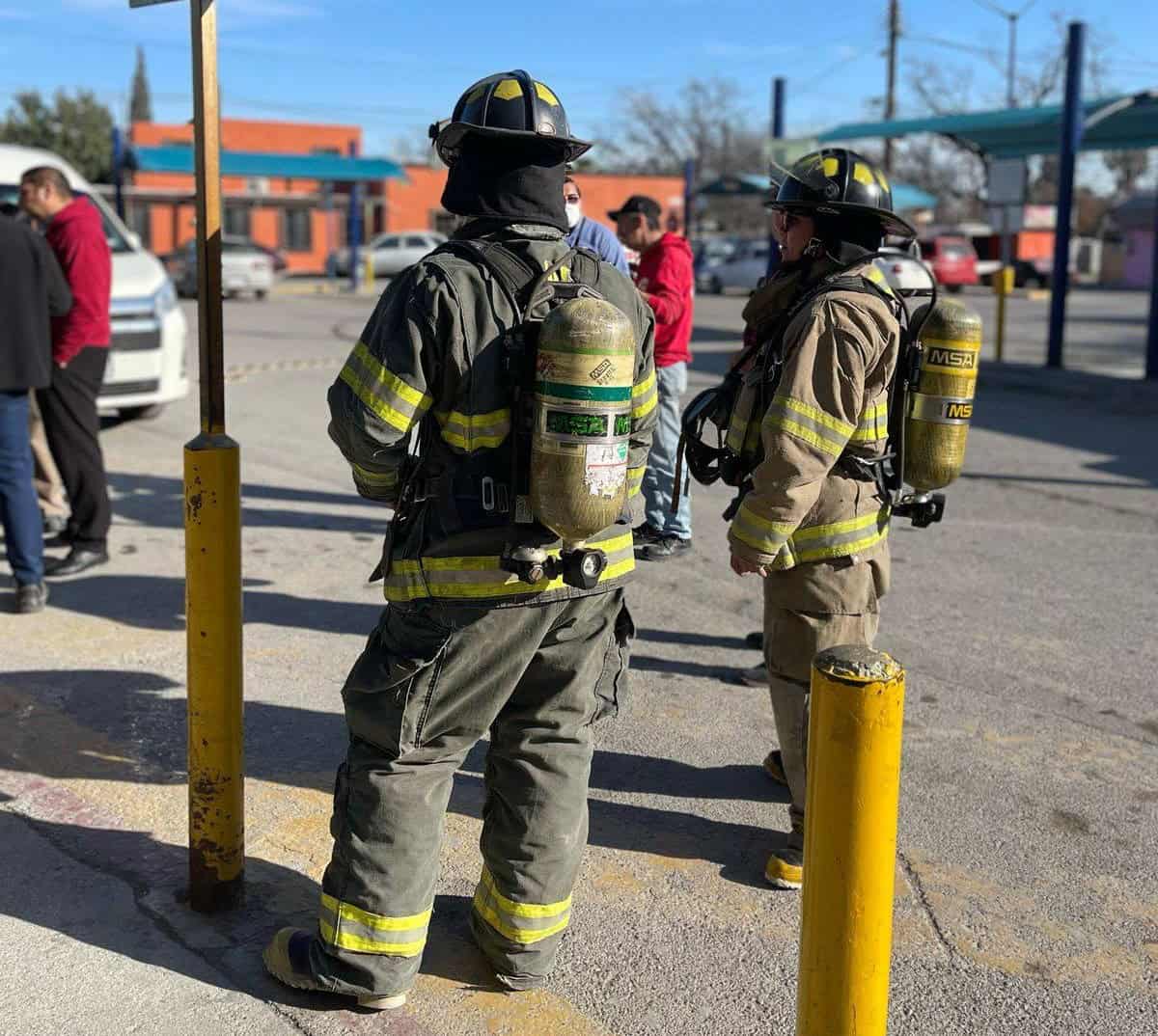 Evalúan Tiempo de Respuesta en Simulacro de Incendio en un Supermercado de Allende