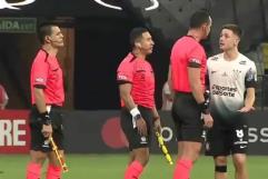 Arbitro en polémica; empujó a jugador