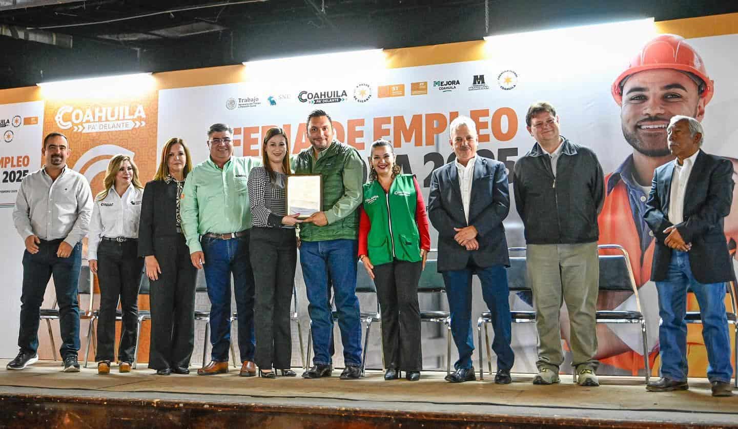 El Alcalde Carlos Villarreal agradeció a las empresas participantes en la oferta de vacantes para la Feria del Empleo.