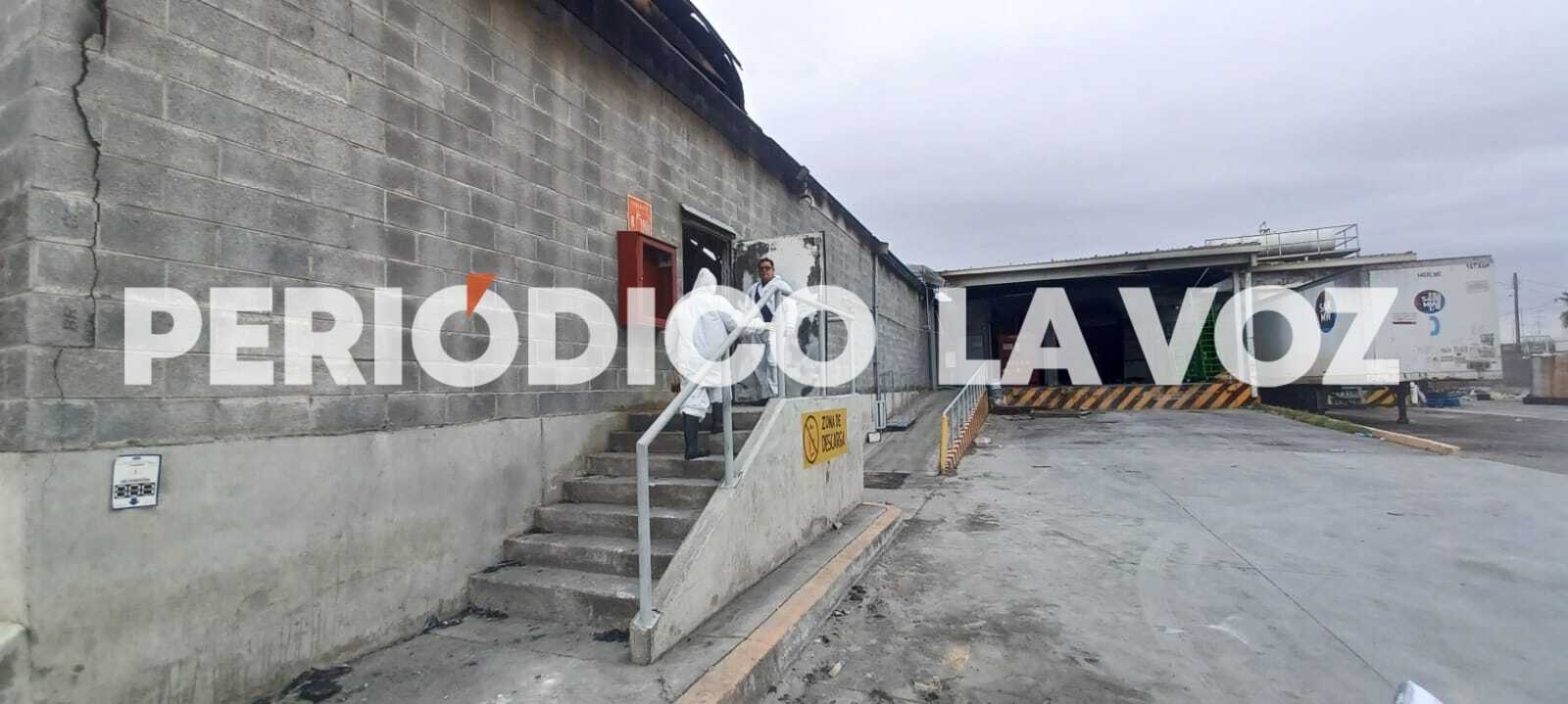 Investigación en marcha tras incendio en la Bodega Aurrerá de Frontera