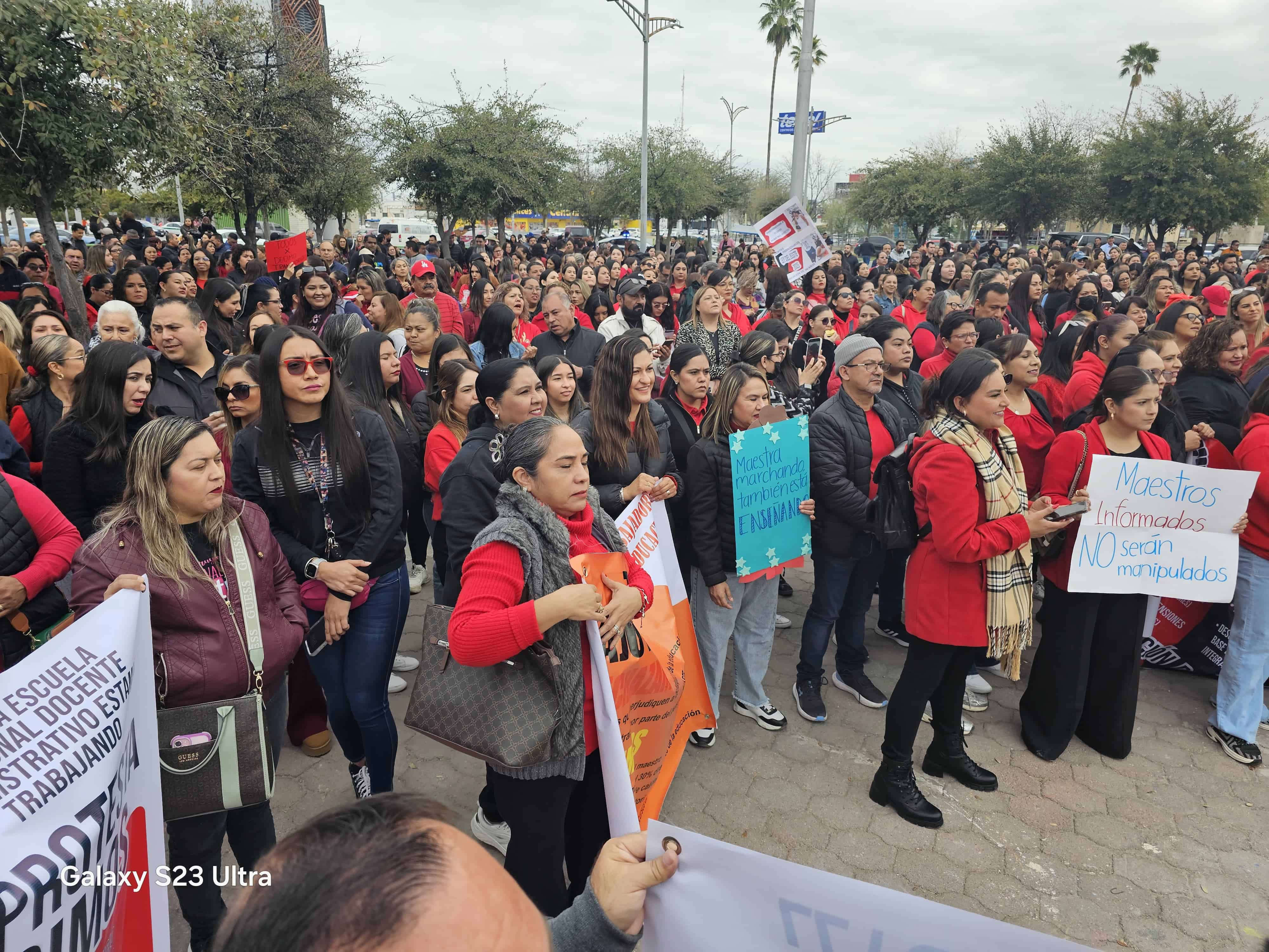 Docentes de Monclova y la Región Centro protestan contra la Ley del ISSSTE 2025