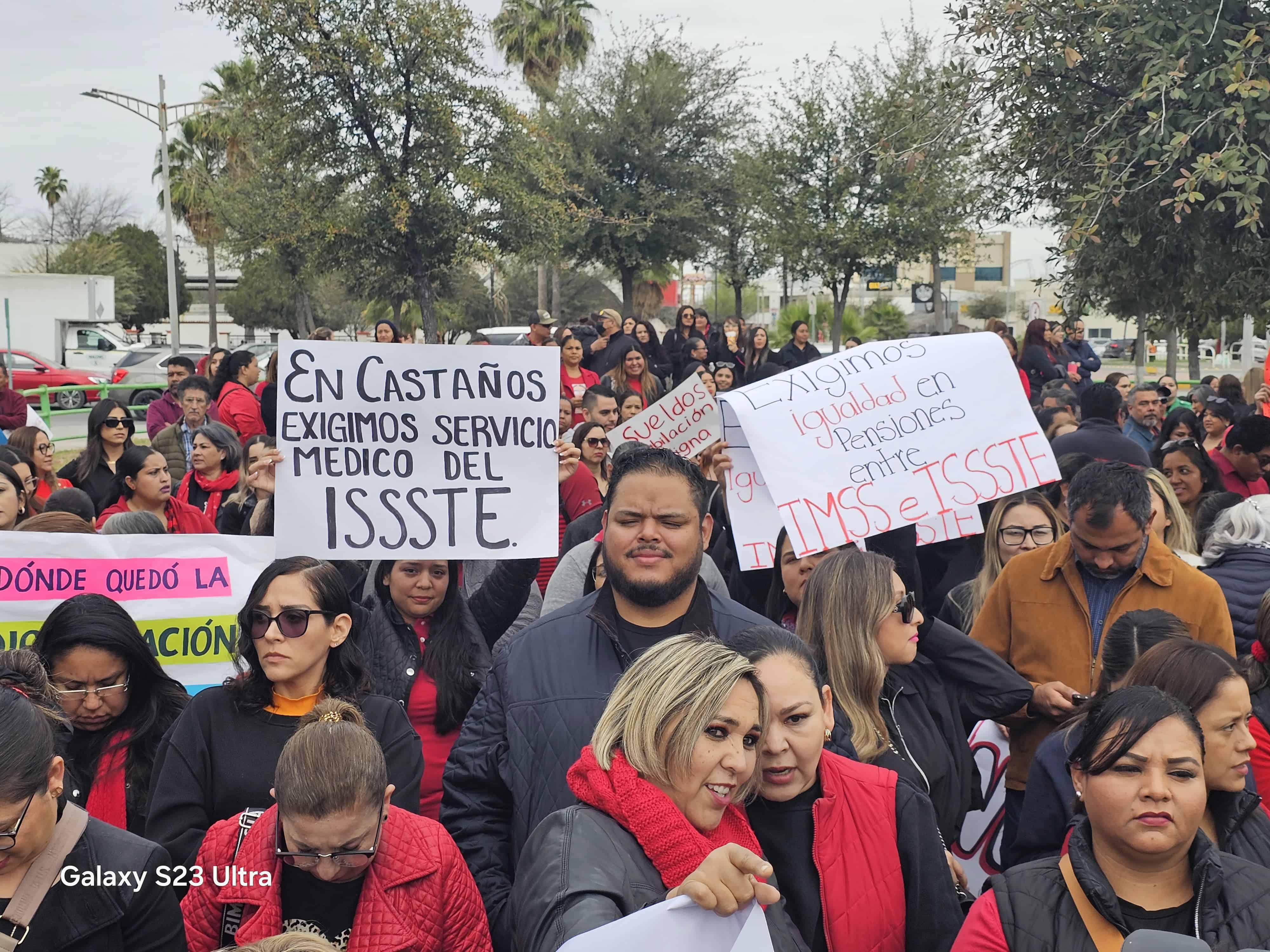 Docentes de Monclova y la Región Centro protestan contra la Ley del ISSSTE 2025