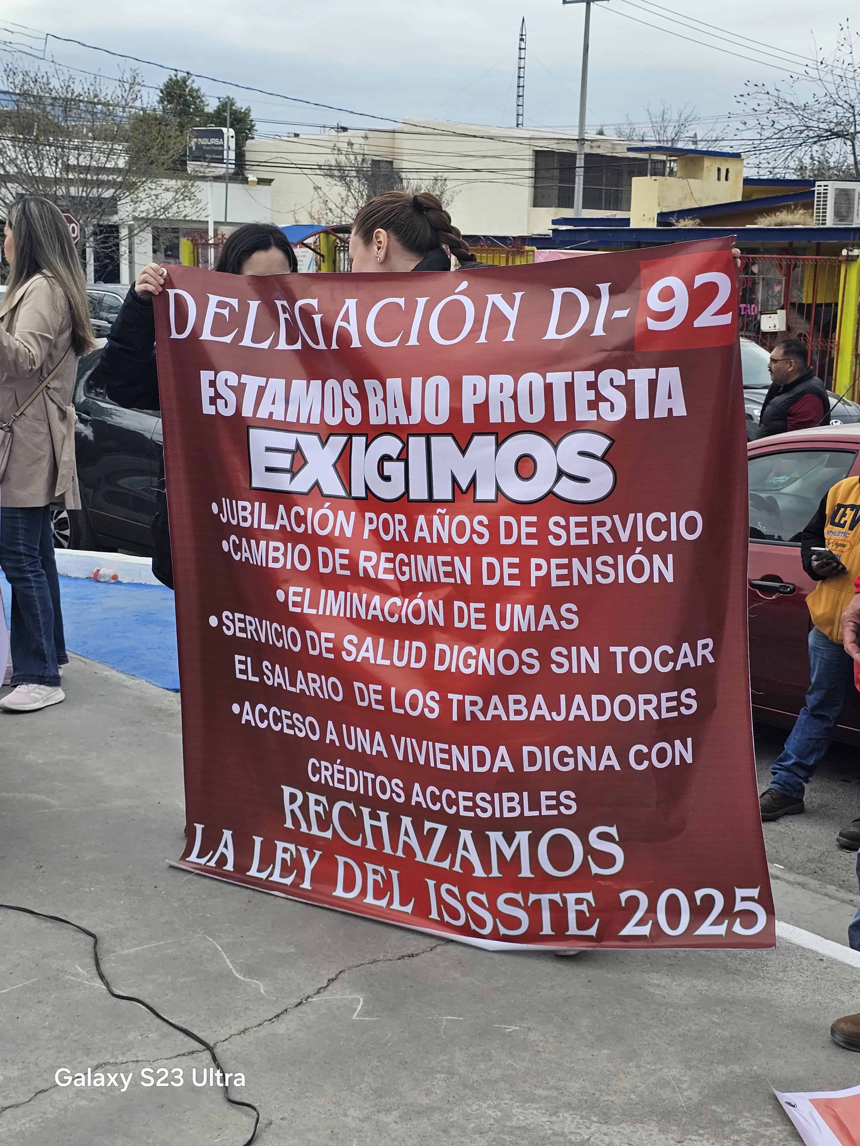 Docentes de Monclova y la Región Centro protestan contra la Ley del ISSSTE 2025