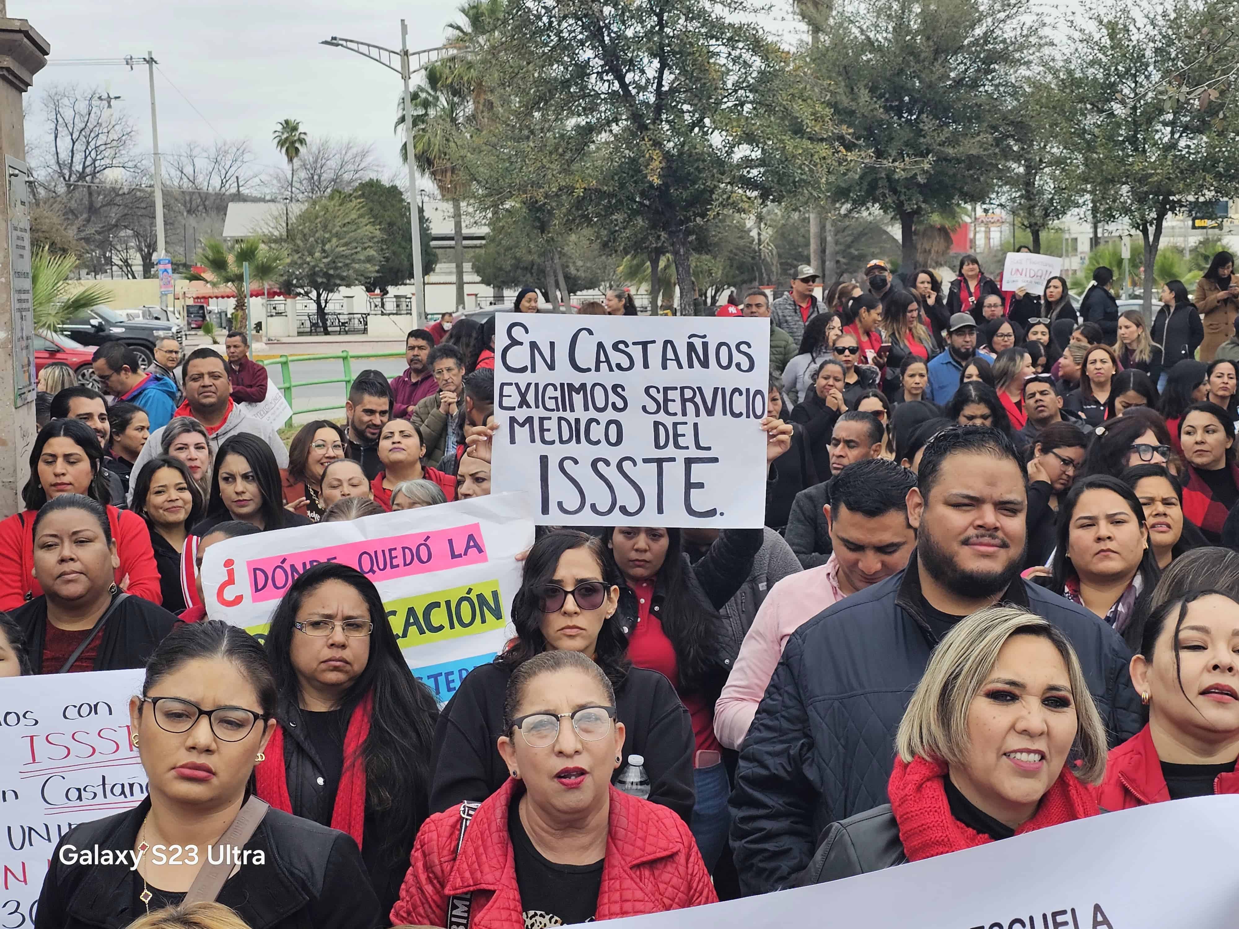 Docentes de Monclova y la Región Centro protestan contra la Ley del ISSSTE 2025