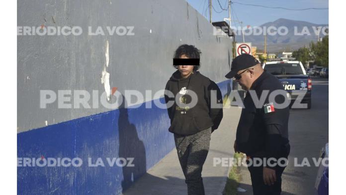 Golpea adicta a sus 2 hijos