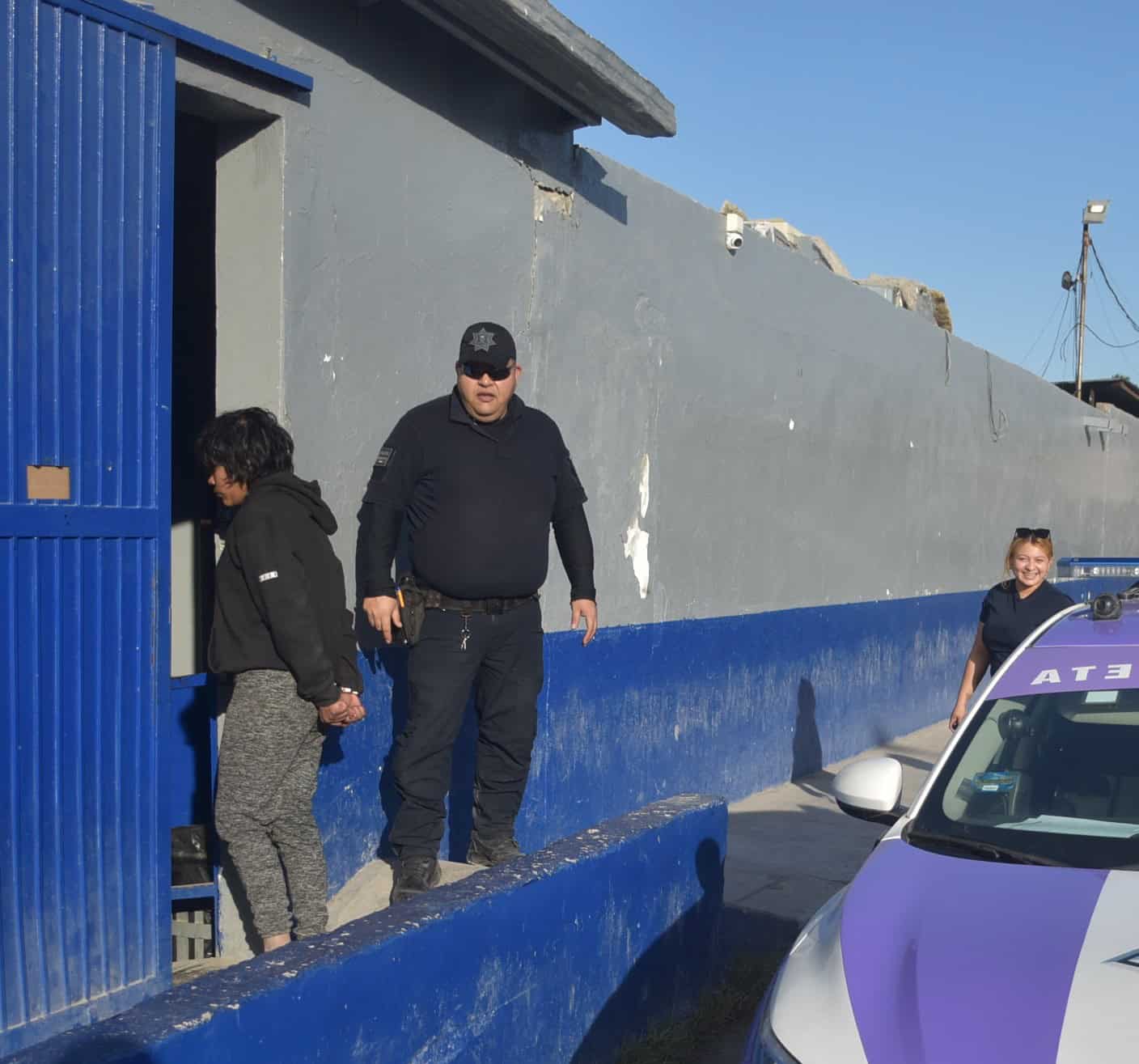 Golpea adicta a sus 2 hijos