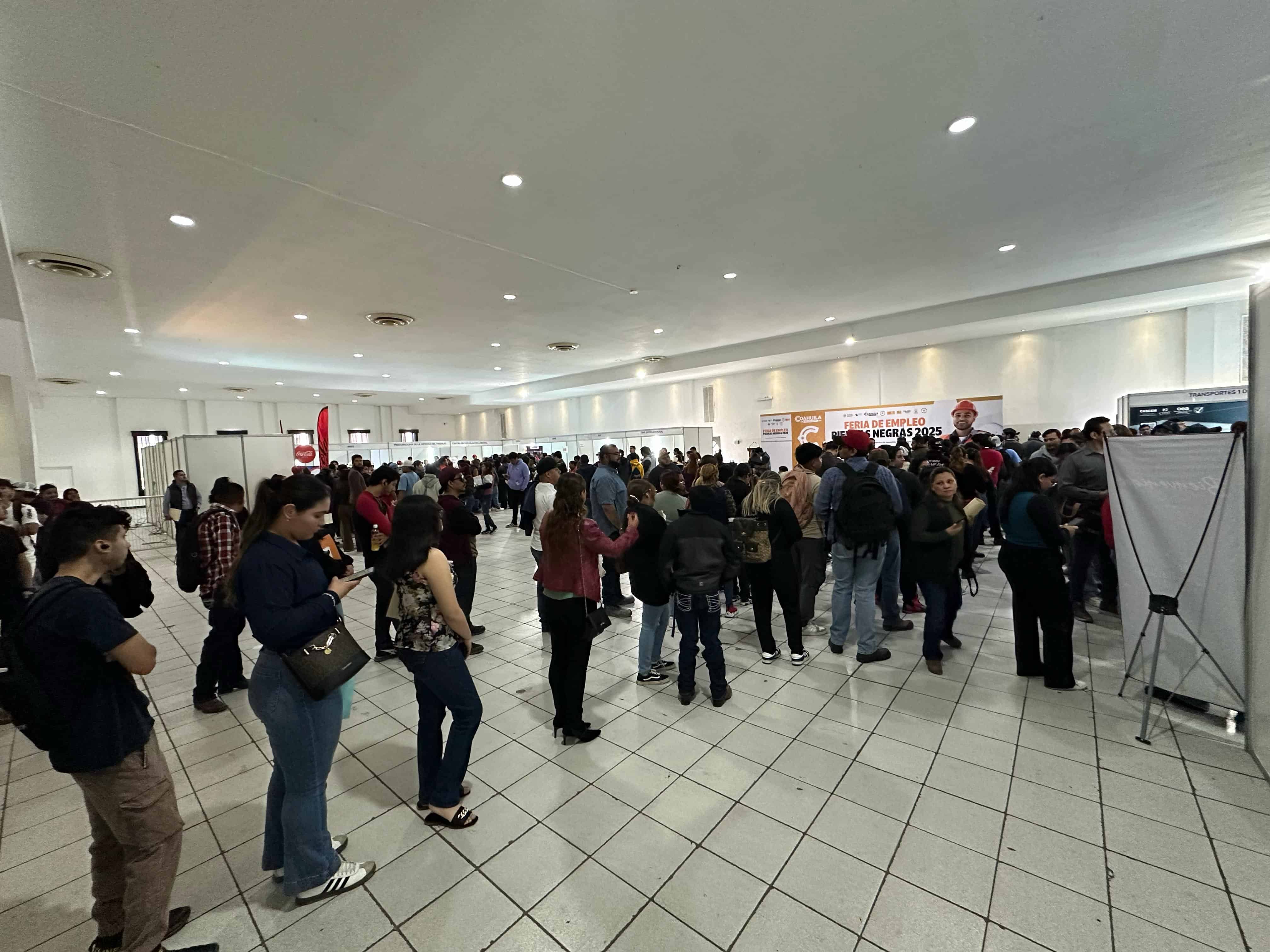 Gran éxito de la primera Feria del Empleo 2025 en Piedras Negras