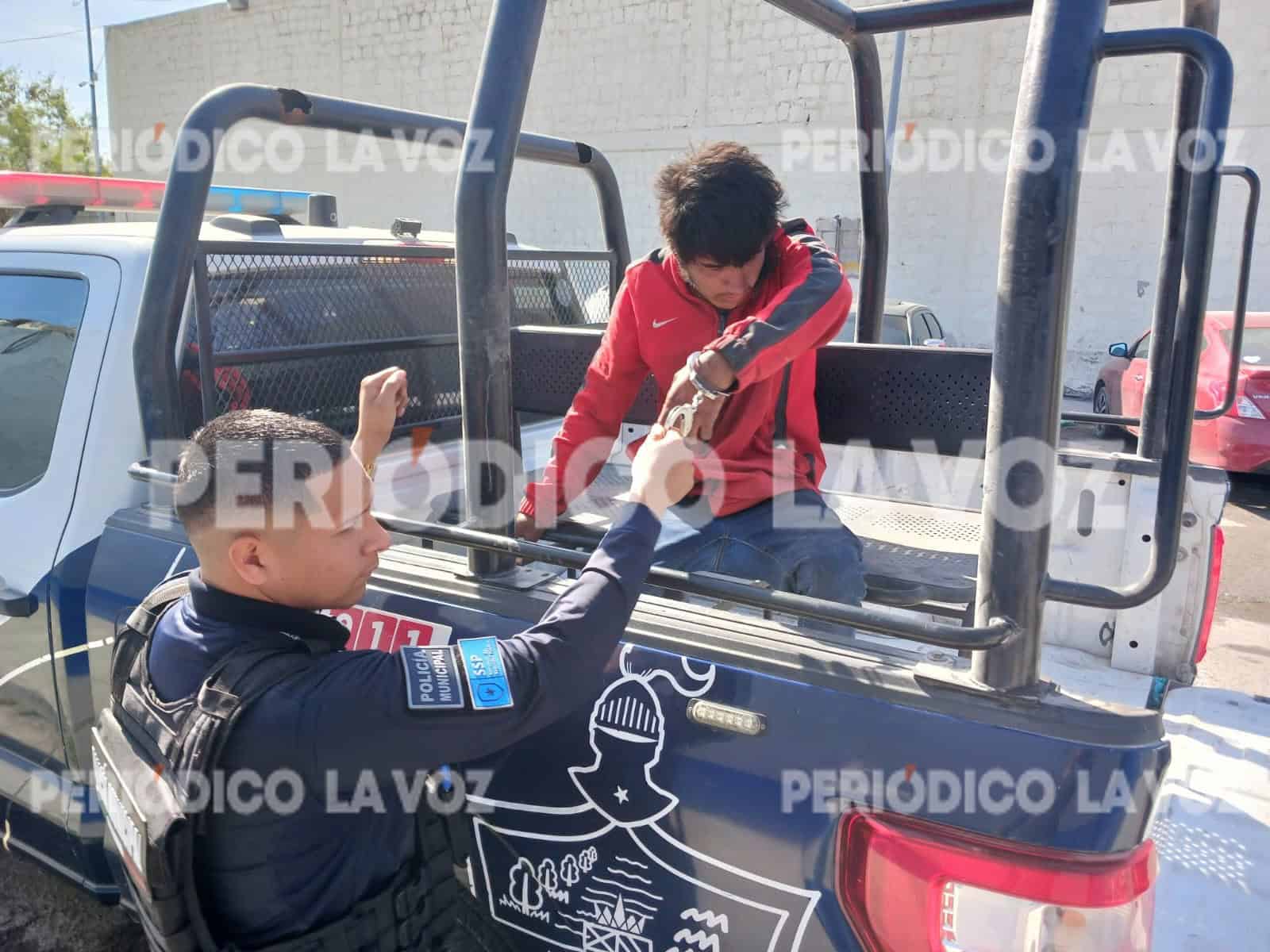 Arrestan a encajaso en pulga de la Hipódromo