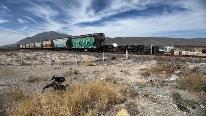 No ´temen´ choferes al paso del tren