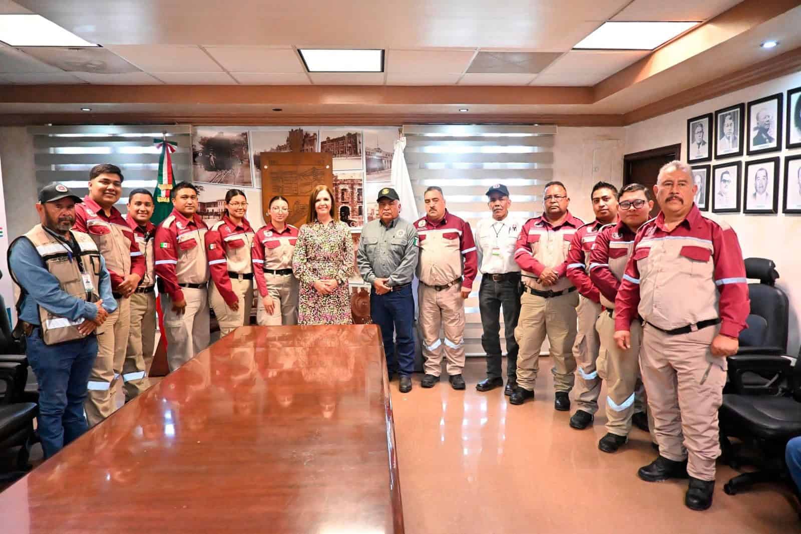 Por su incansable labor y valentía, los bomberos recibirán un incremento en su salario.