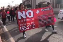 Maestros de Piedras Negras Se Manifiestan en Contra de la Reforma al ISSSTE