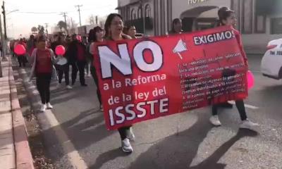 Maestros de Piedras Negras Se Manifiestan en Contra de la Reforma al ISSSTE