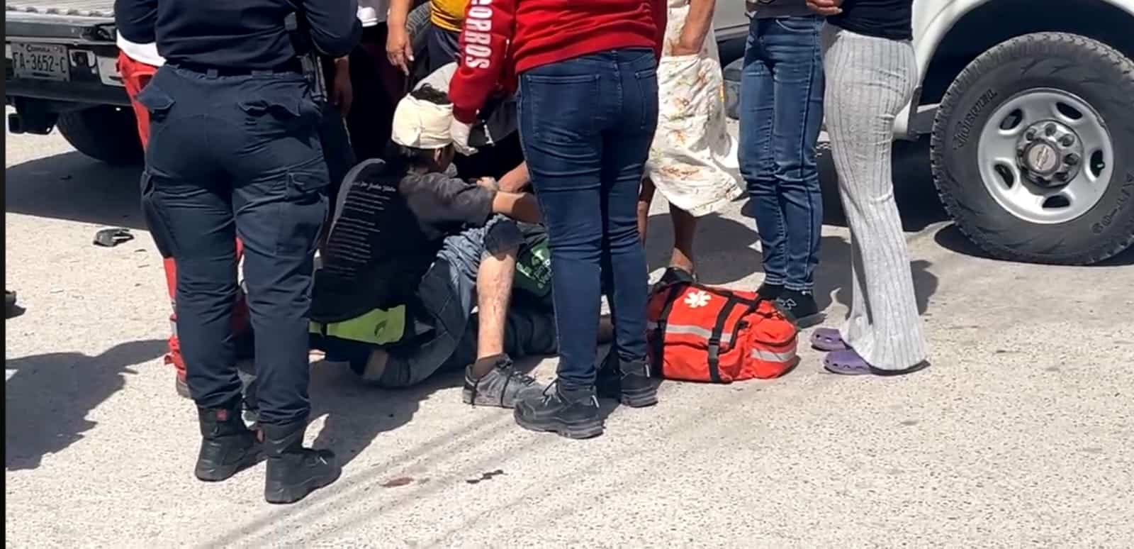 Derrapa motociclista sobre la avenida América en la colonia Jorge B. Cuellar.