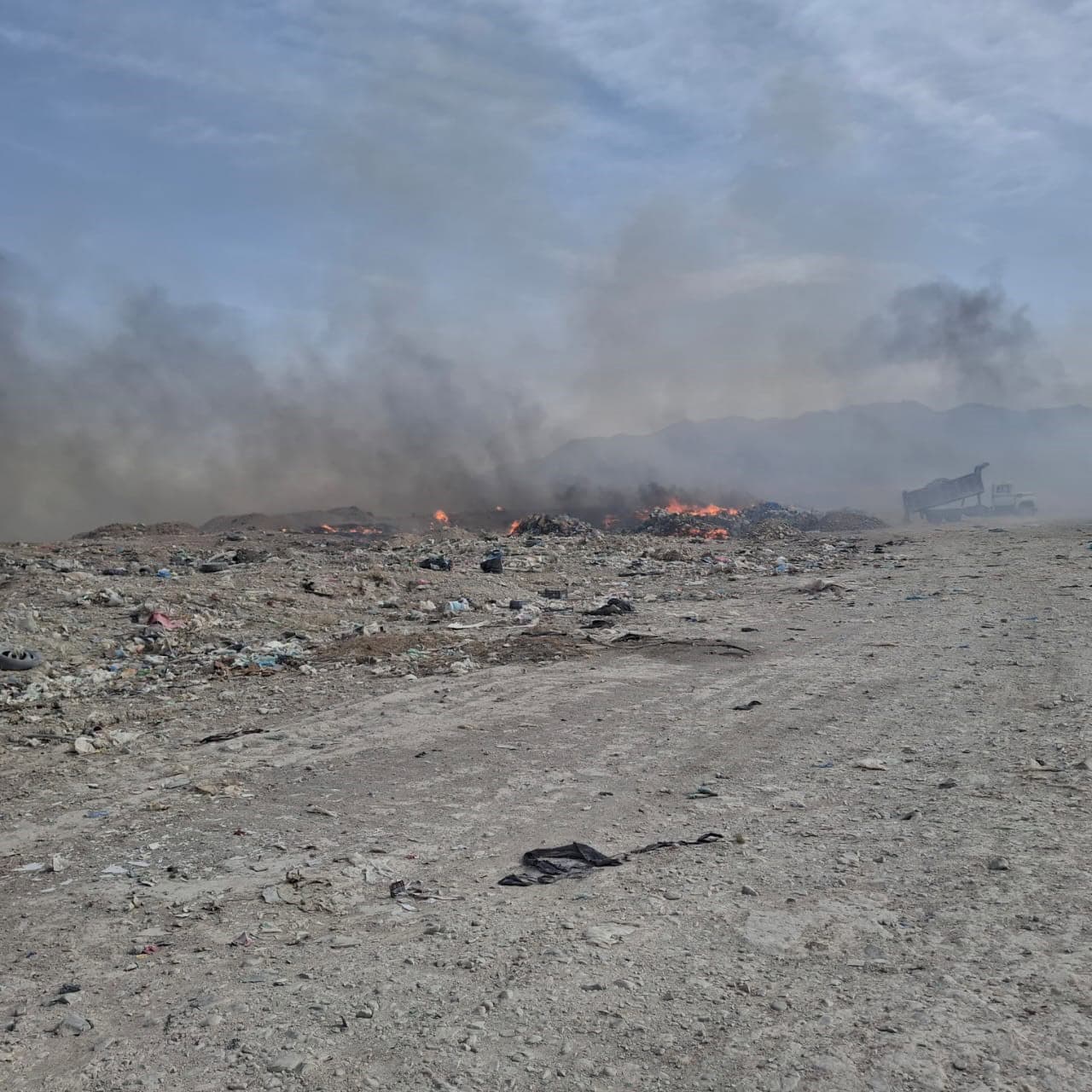 El incendio se registro en diversos puntos del relleno sanitario de Frontera.