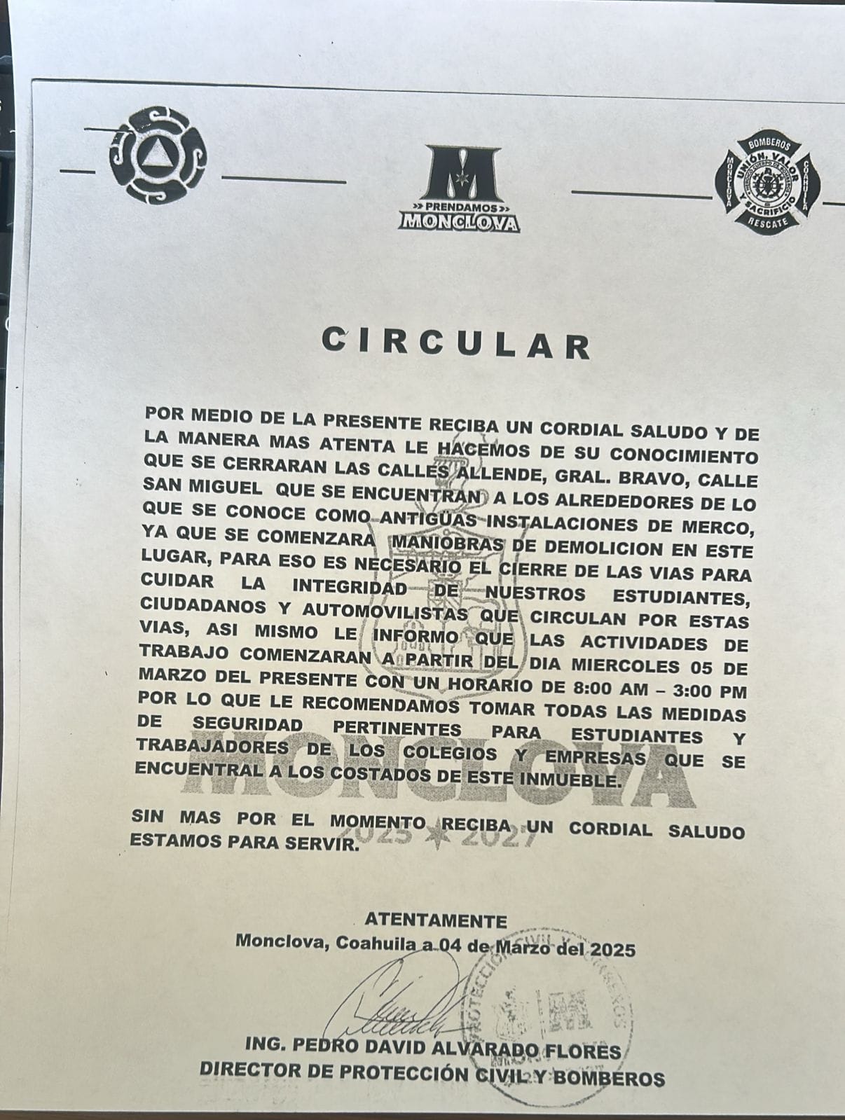 Vecinos, negocios e instituciones educativas fueron notificados sobre demolición del antiguo centro comercial Merco Carranza.