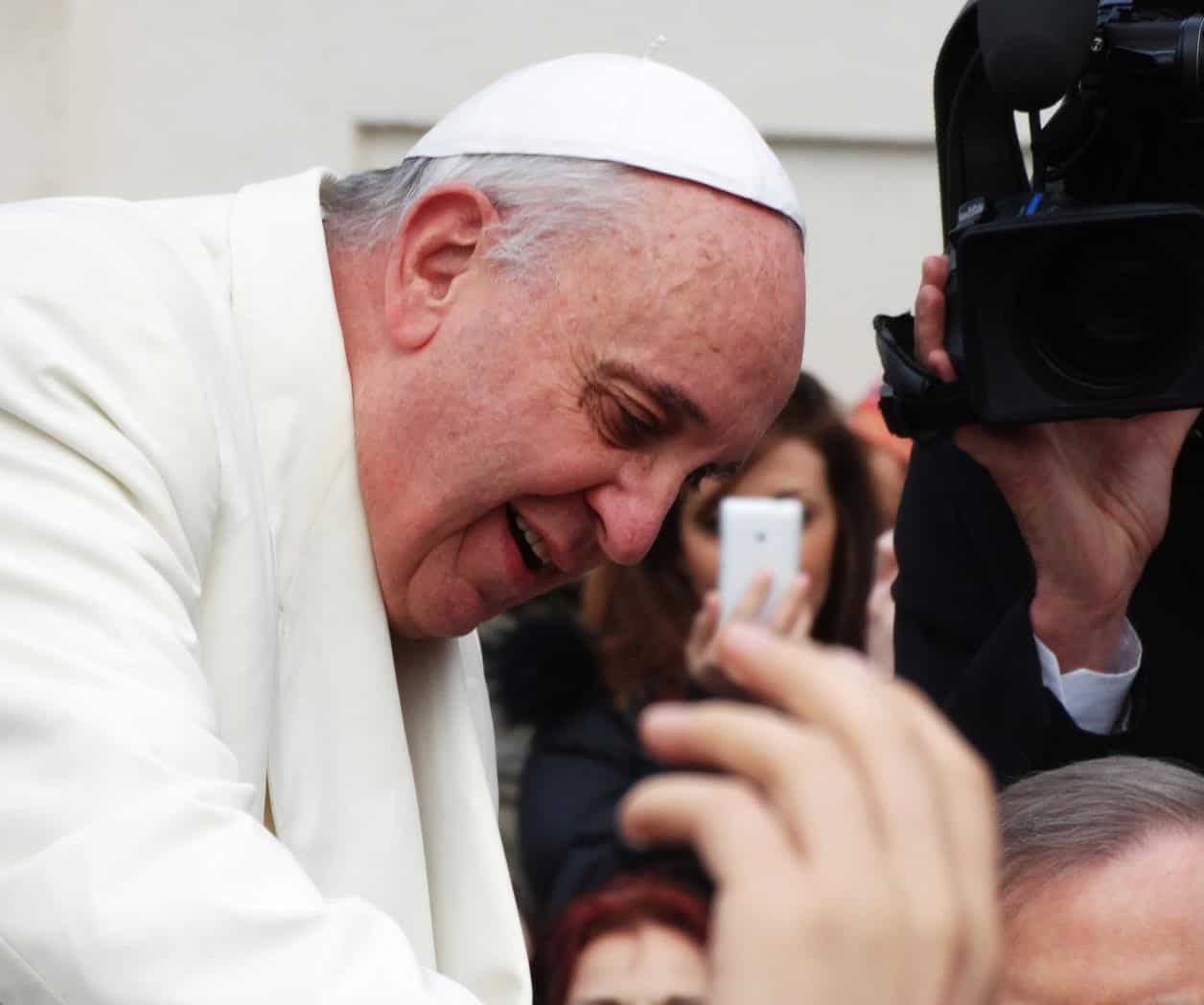 Papa Francisco manda mensaje de voz a los fieles