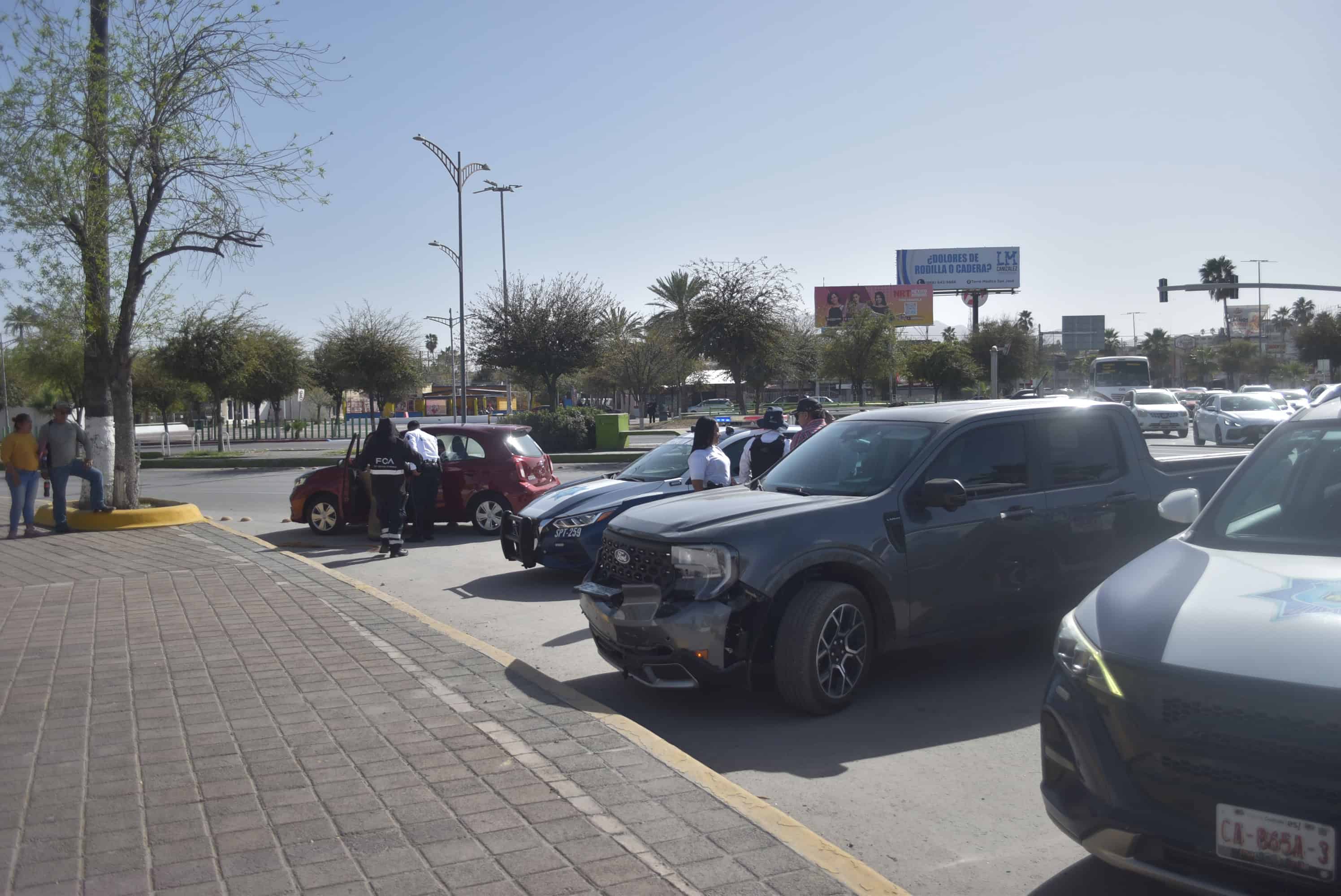 Provoca mujer choque a los pies de Madero