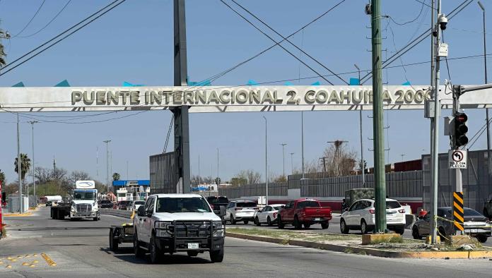 Se Registraron Largas Filas a Eagle Pass en el Puente 2 