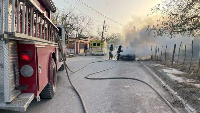 Se incendia camioneta en Zaragoza; pérdida total