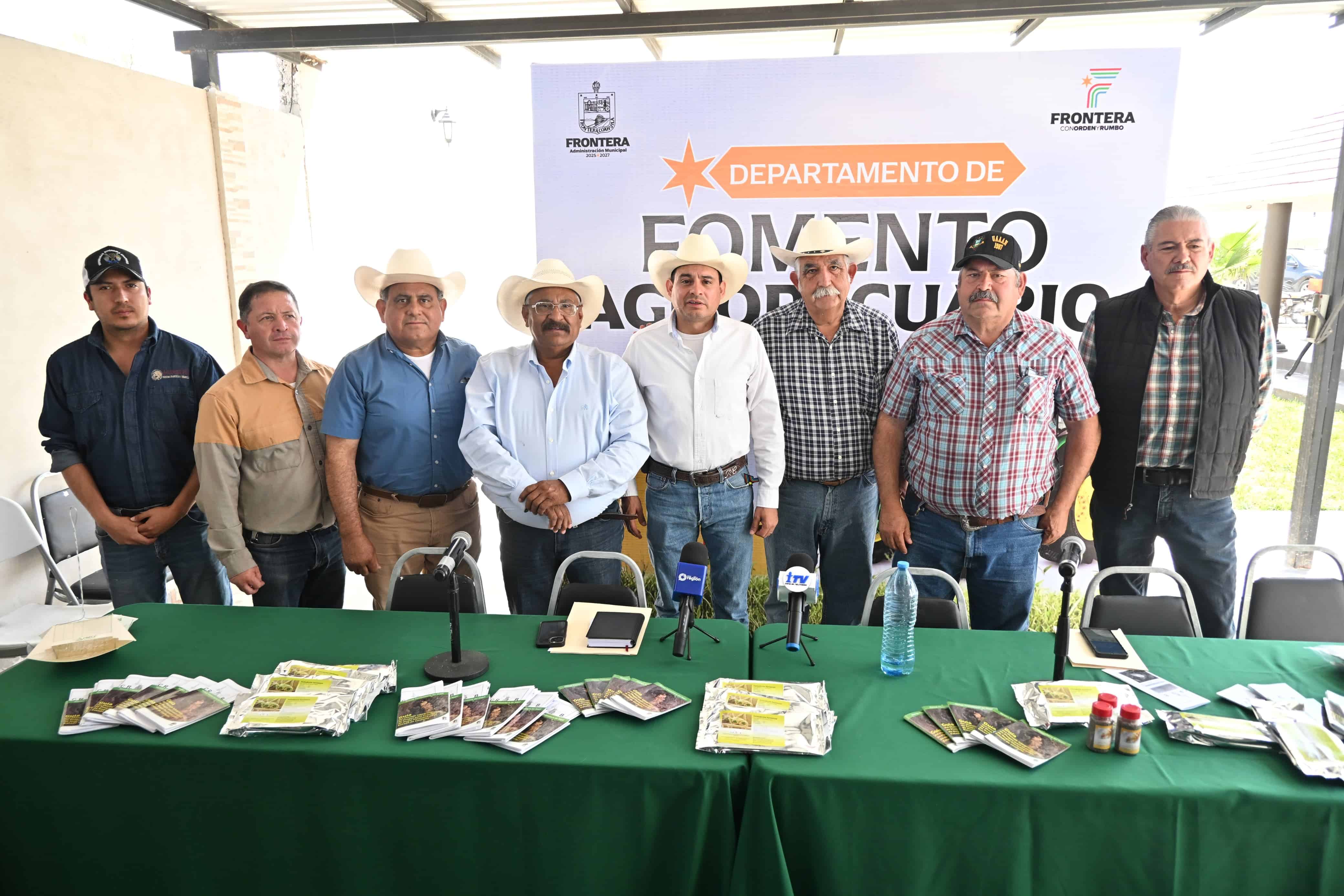 Para seguir en apoyo al desarrollo sostenible del campo, Sari Pérez envió capacitación a productores de nogal.
