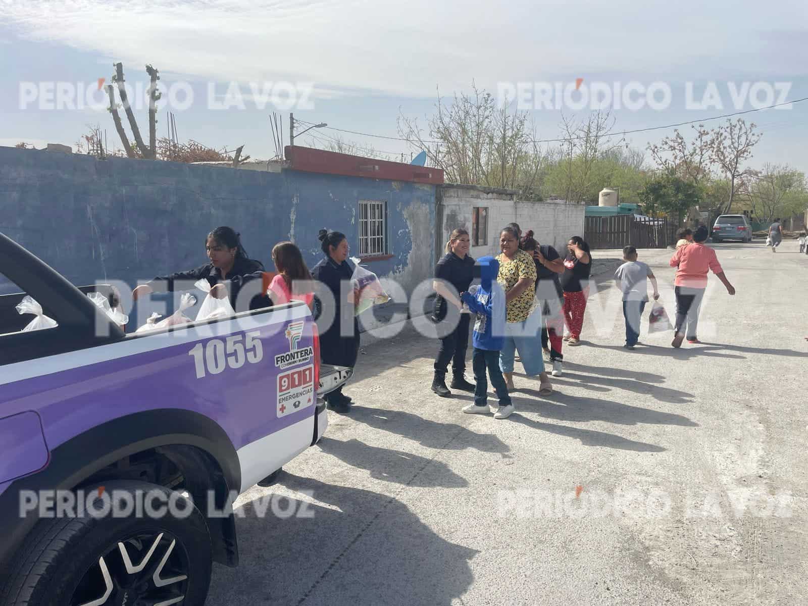 Entregan despensas a familias de Las Aves