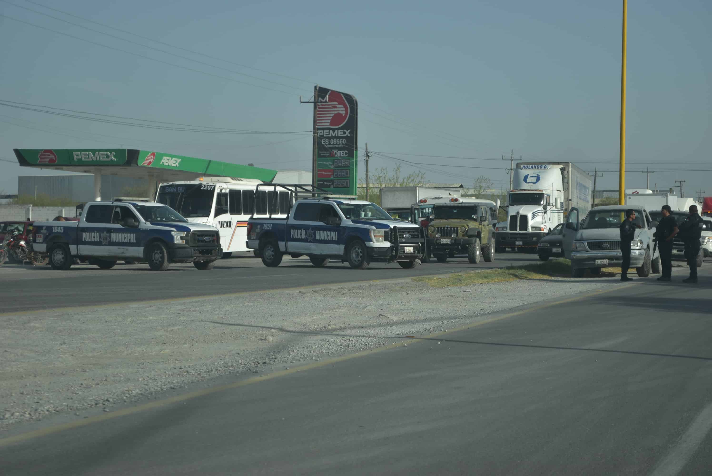 Vuelca pipa con combustible