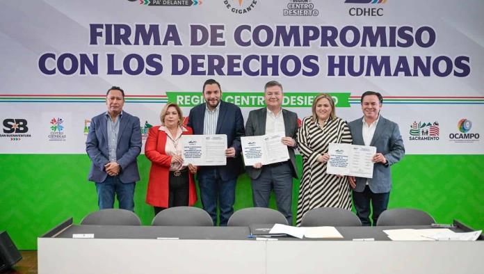 Refuerza Carlos su compromiso con derechos humanos