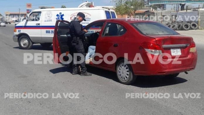 Lesiona trailero a niña en choque