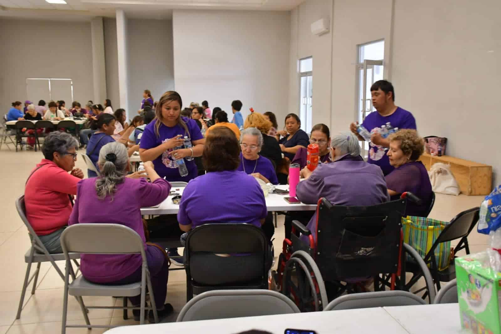 Conmemoran el Día Internacional de la Mujer en Nava con Alegre Lotería y Reconocimiento