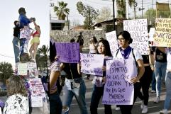 Toman la plaza; exigen justicia