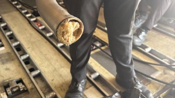 Avión que iba a la India es regresado el baño estaba tapado Avión que iba a la India es regresado el baño estaba tapado