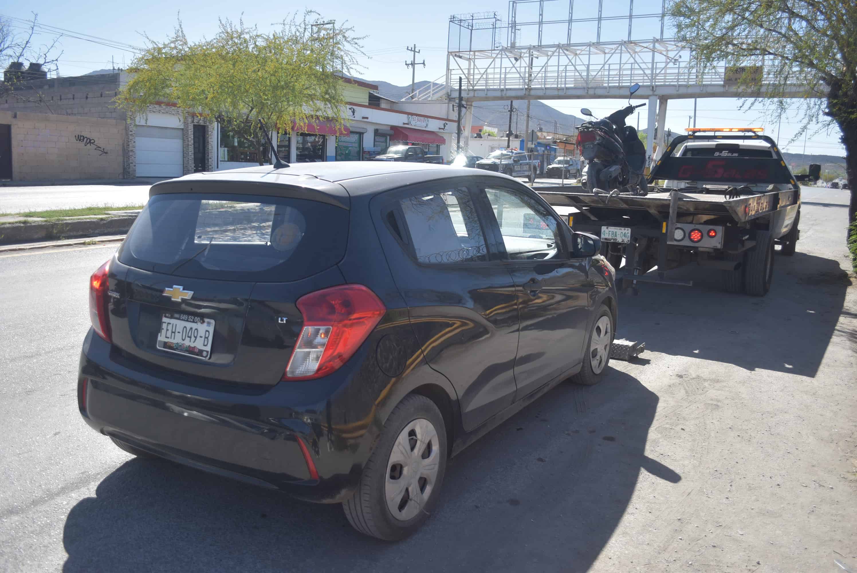 Embiste a motociclista