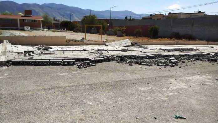 Tumba viento barda en la primaria Francisco Narro Acuña