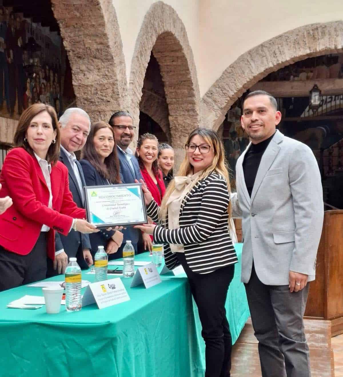 Tecnológico de Acuña recibe reconocimiento estatal por gestión documental