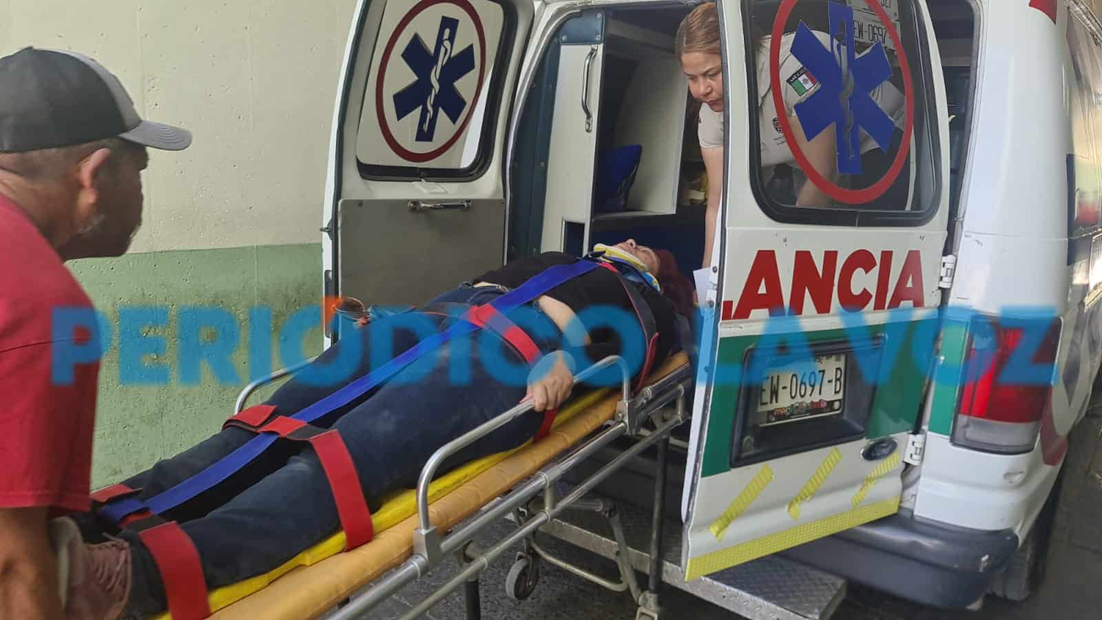 Deja volcadura  tres lesionadas en la carretera a San Buena