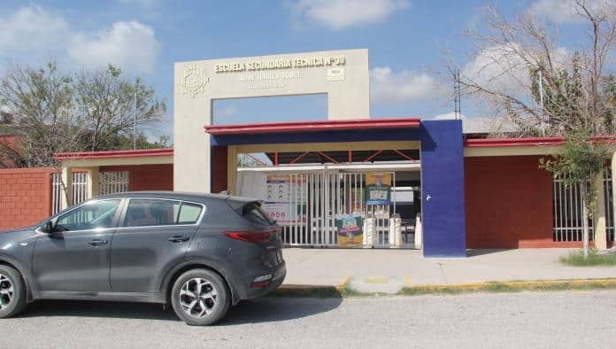 Alertan por supuestas personas que acosan a alumnas de la Secundaria 39.