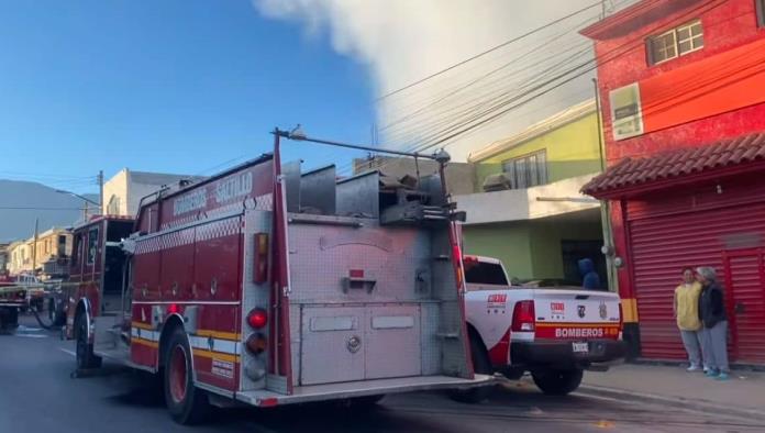 Incendio consume vivienda