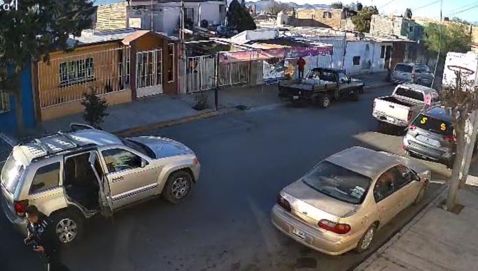 Difunden video de persecución con presuntas detonaciones en el centro de Saltillo