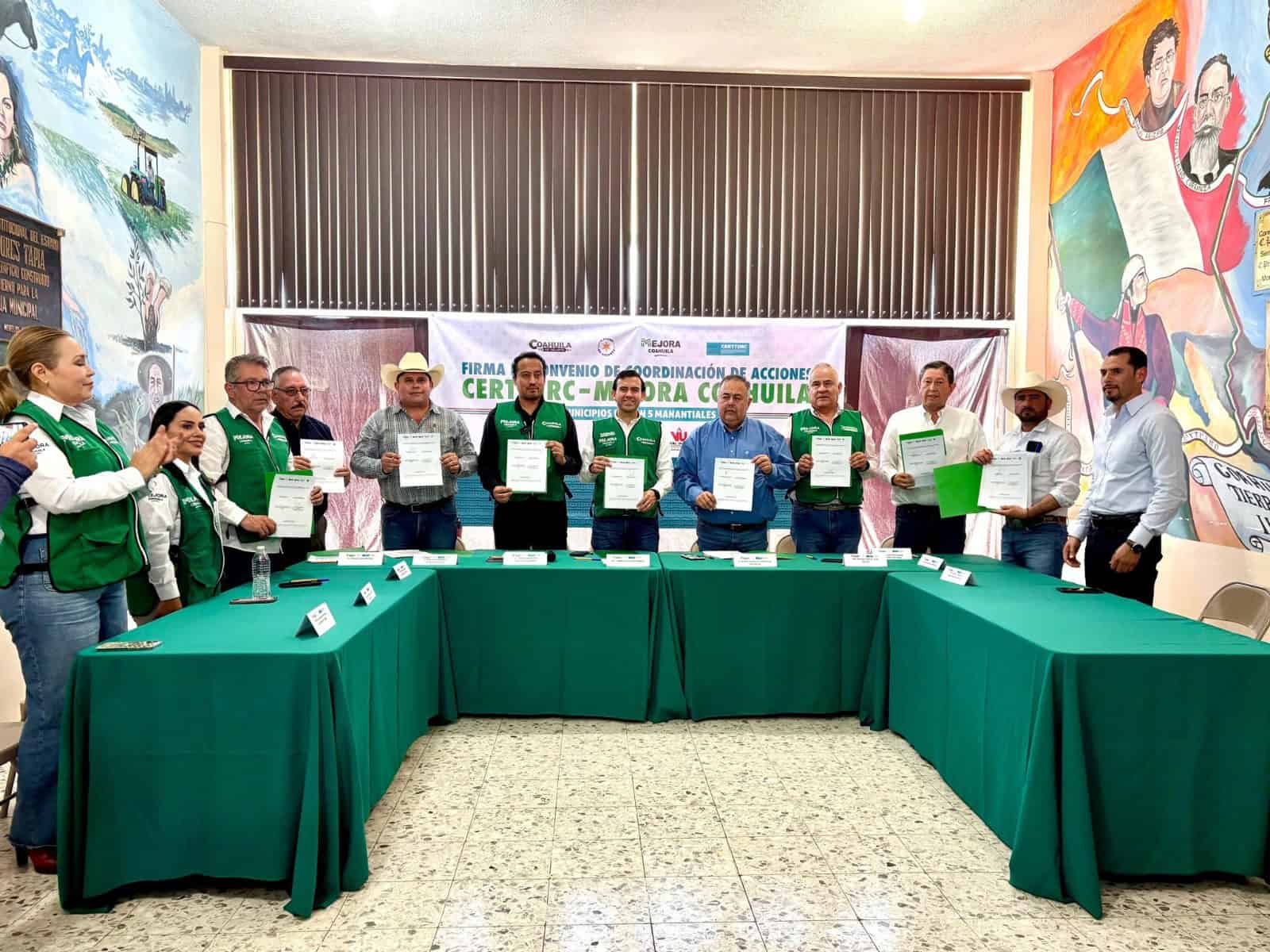 Firman convenio para mejorar a los municipios en los Cinco Manantiales