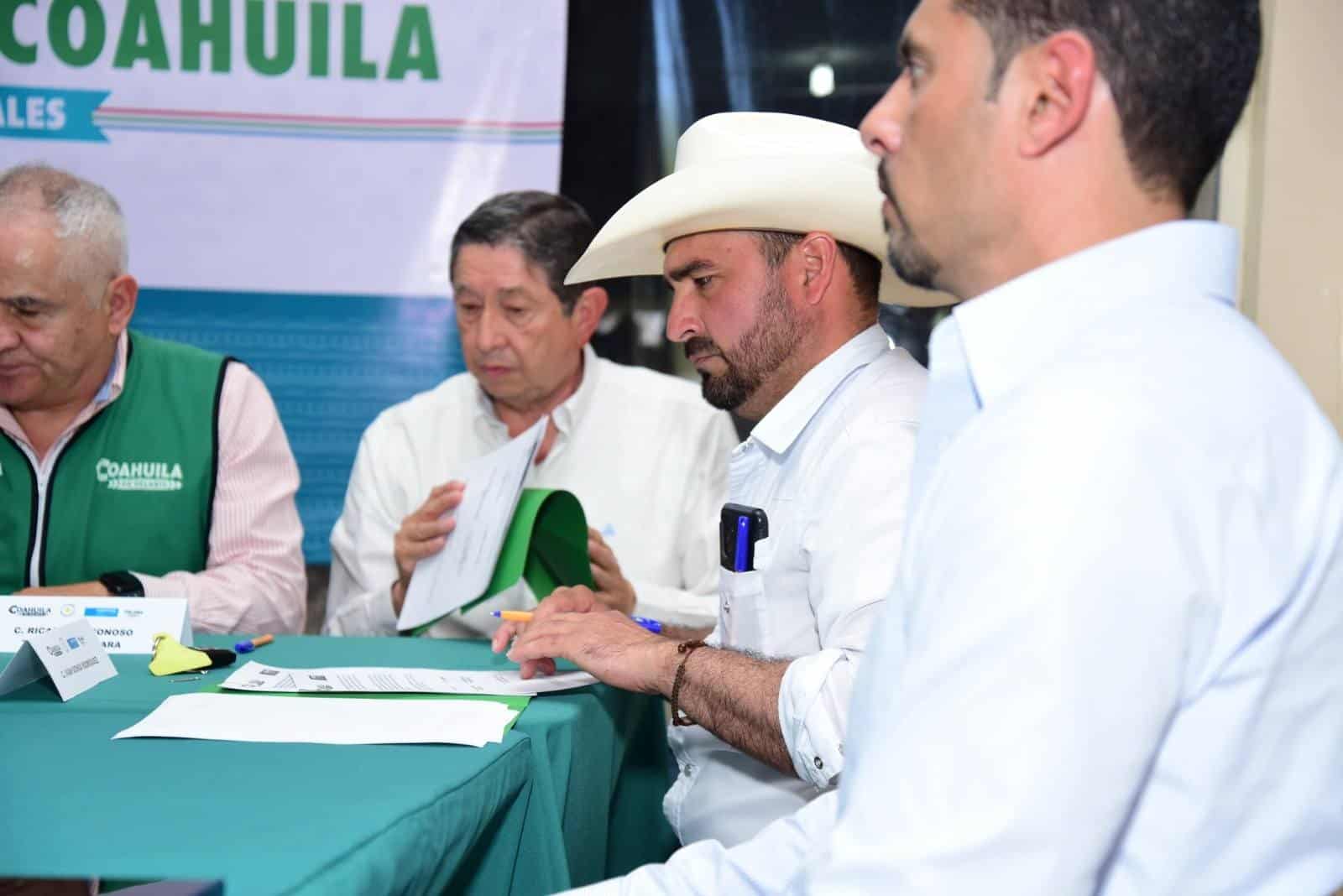 Firman convenio para mejorar a los municipios en los Cinco Manantiales