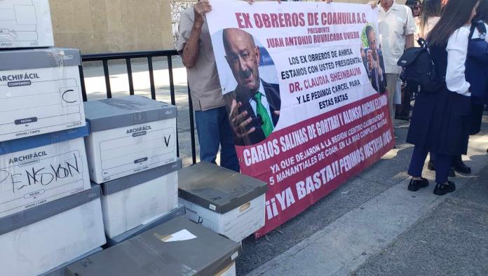 Viaja a CDMX comisión de ex trabajadores