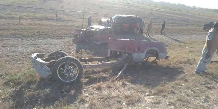 Impactante choque en carretera Acuña-Zaragoza parte vehículo en dos