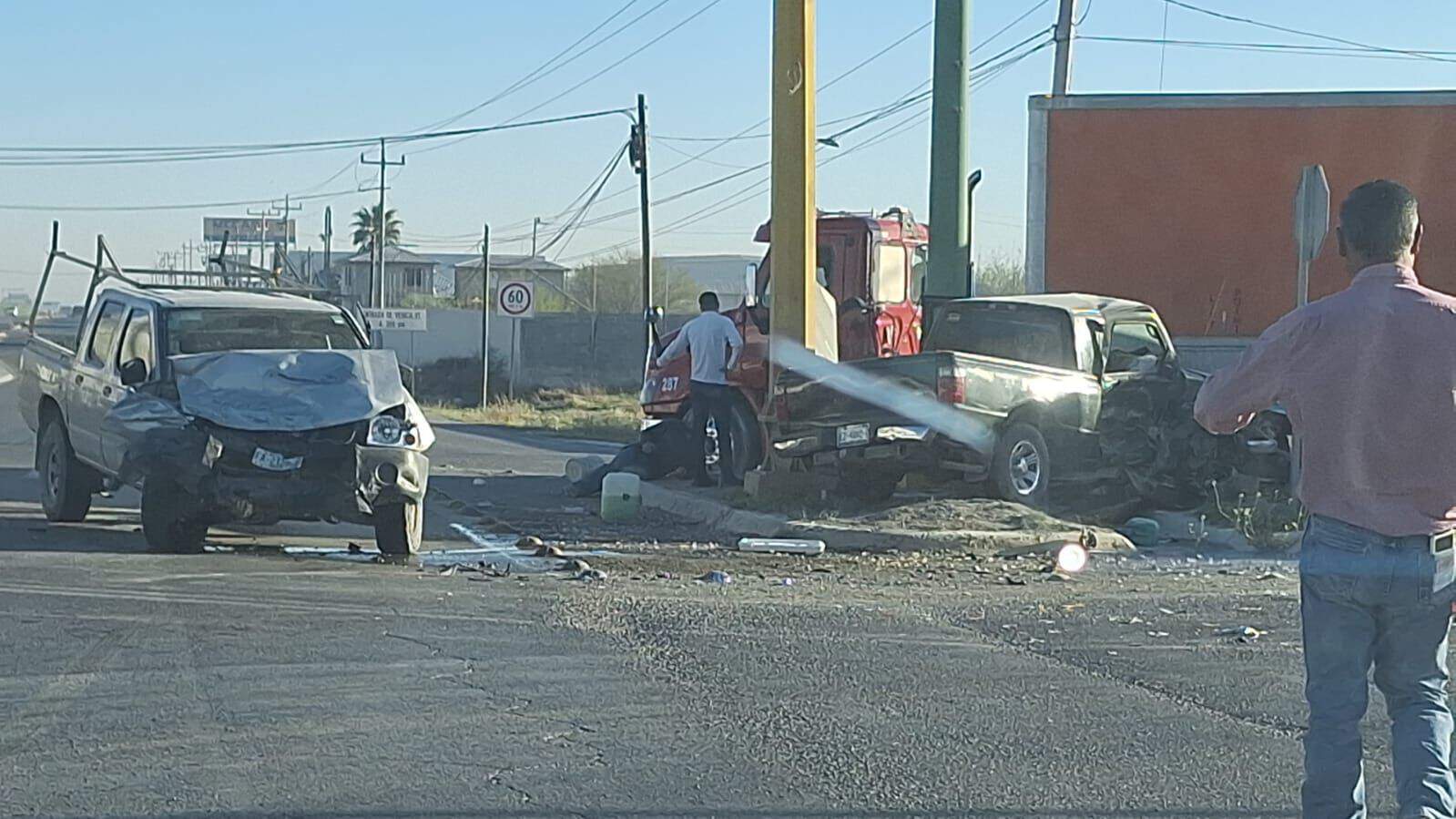 Falla en semáforos provoca accidente y deja dos lesionados