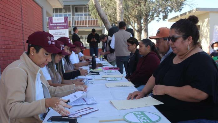 Entregan becas Rita Cetina en secundaria de Allende