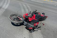 Accidente en Acuña deja a un joven motociclista herido