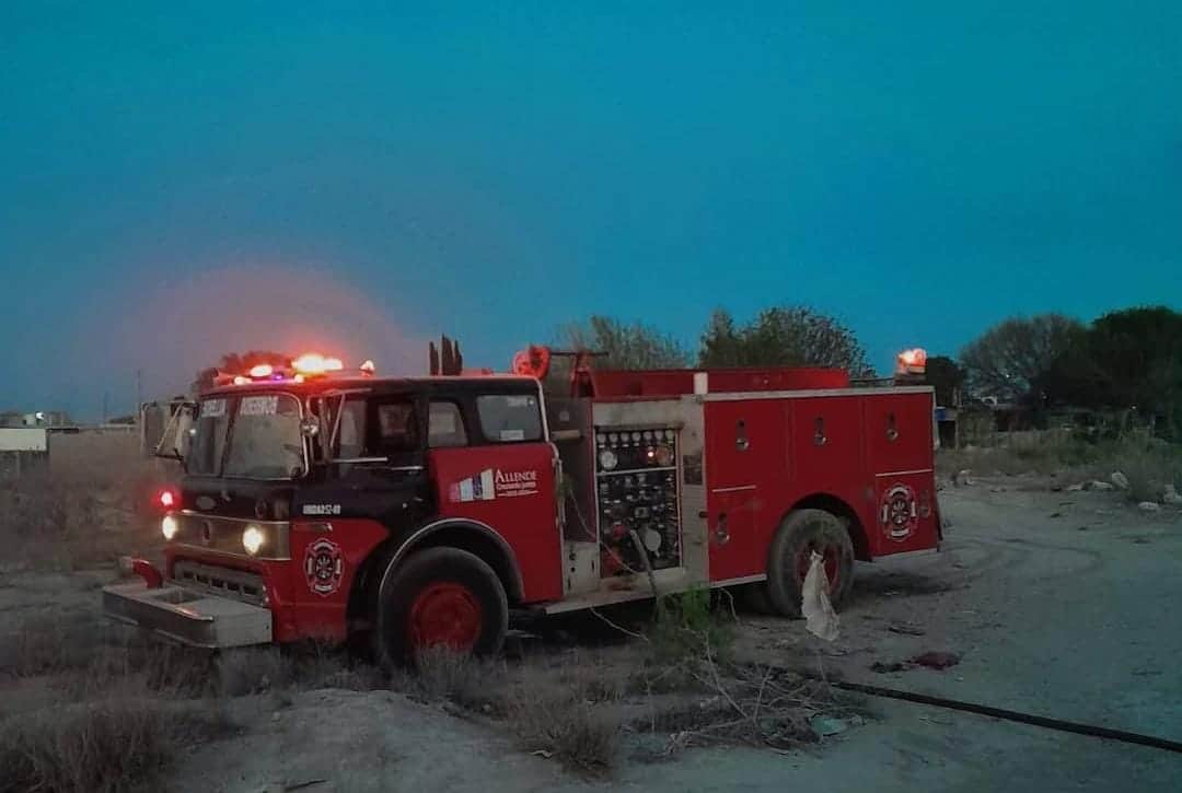 Controlan incendio en tiradero clandestino de Allende