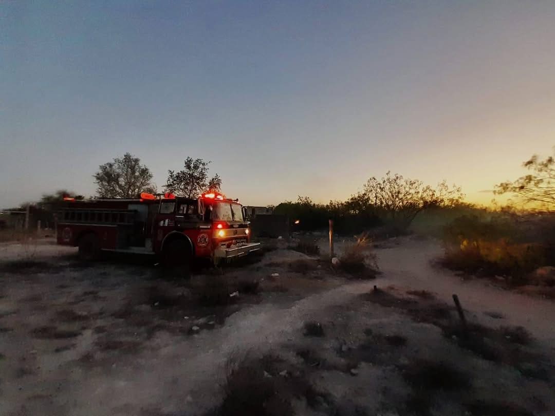 Controlan incendio en tiradero clandestino de Allende