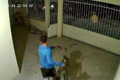 Buscan a presunto ladrón de bicicletas en Nava